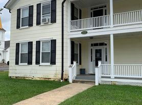 8413 W Main St, Marshall, VA