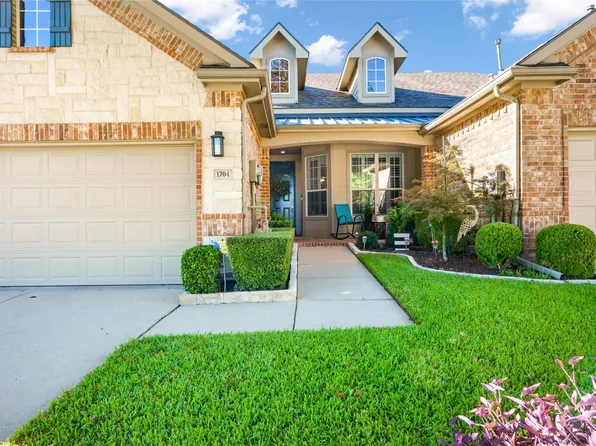 1704 Sandpiper Ln, Carrollton, TX 75007