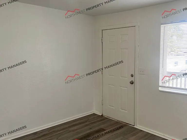 8814 Wadsworth St SW — Photo 16