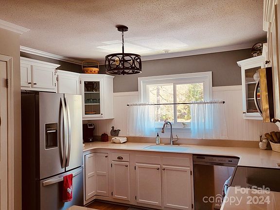 4th image of 49 Lake Dr APT M7
