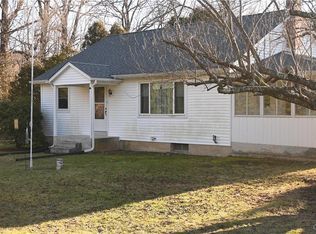 4865 Vera Cruz Rd, Emmaus, PA 18049