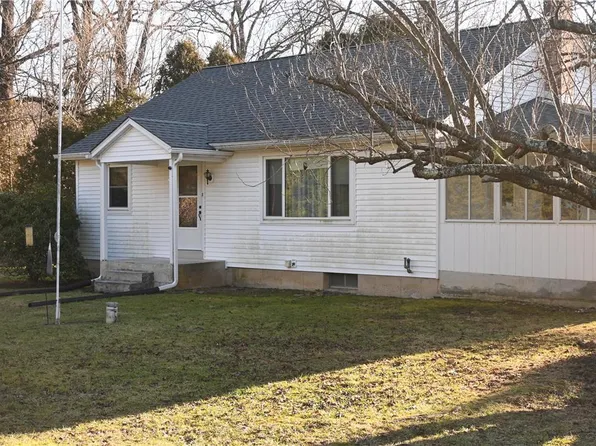 4865 Vera Cruz Rd, Emmaus, PA 18049