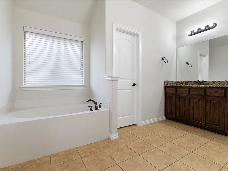 4013 Dalton Dr — Photo 31