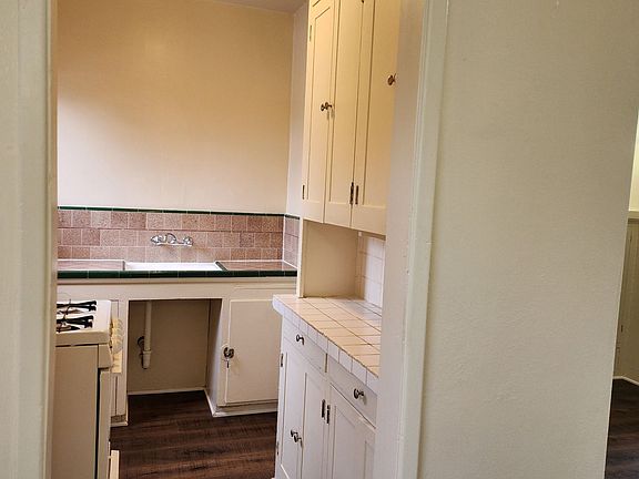 4th image of 1132 Poli St APT C