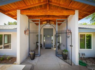 213 Eucalyptus Dr, Redlands, CA 92373