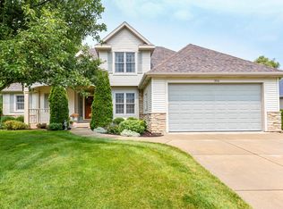 394 Lakewood Dr, Williams Bay, WI