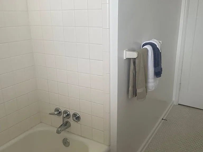 48 NE Saint Augustine Blvd — Photo 26