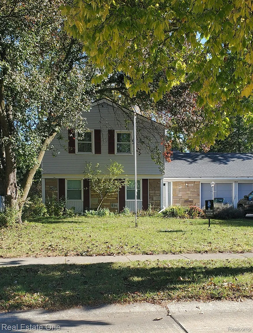 2814 Renshaw Dr photo 1