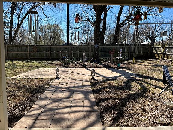 4th image of 2010 Kyle Dr