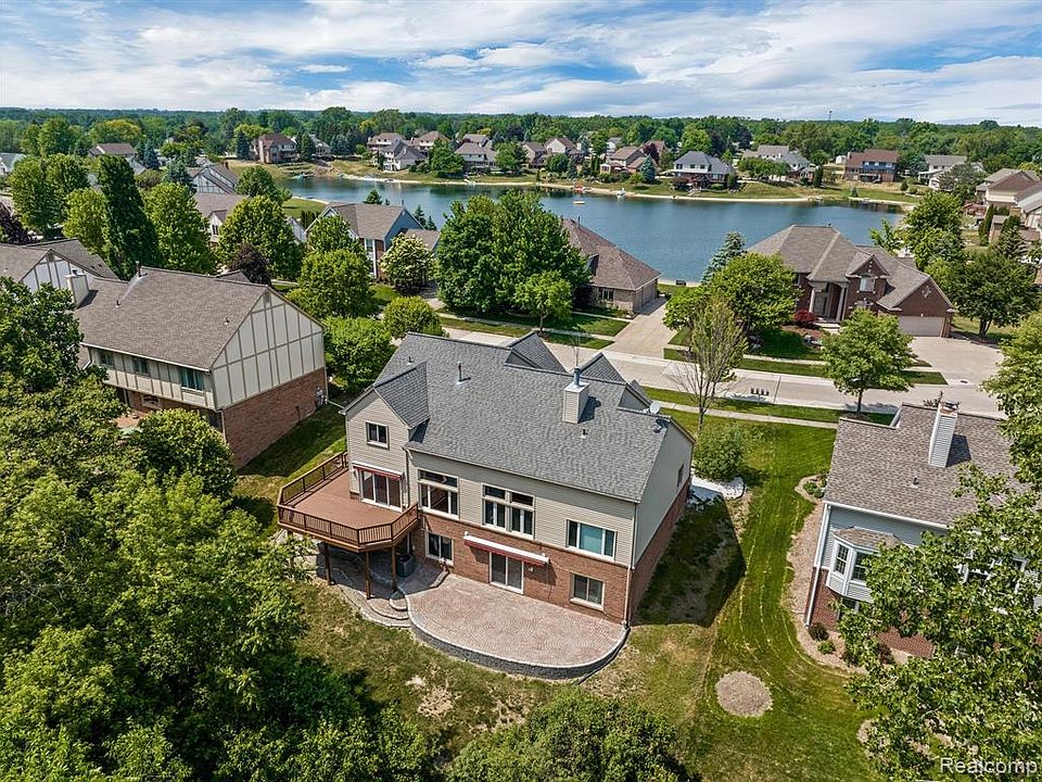 2176 Lakeside Dr, Troy, MI 48085 Zillow