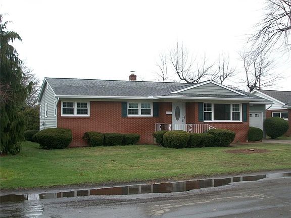 3rd image of 2550 N Tracy Dr
