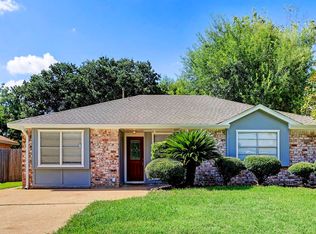 13430 Greenway Dr, Sugar Land, TX 77498