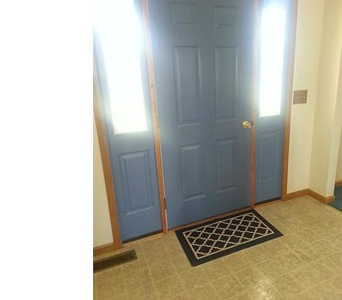 3rd image of 571 Franklin Ave