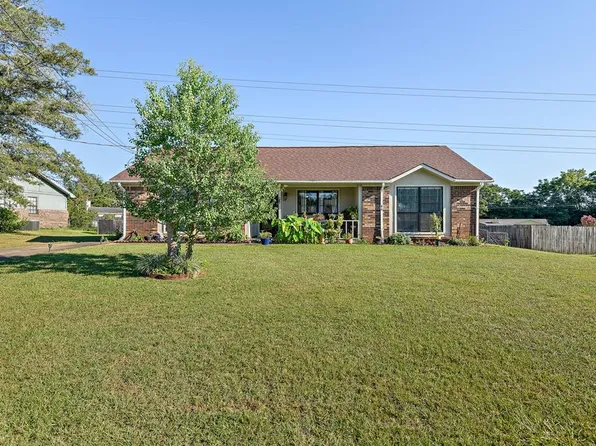 2202 Fernway Ct, Dothan, AL 36303