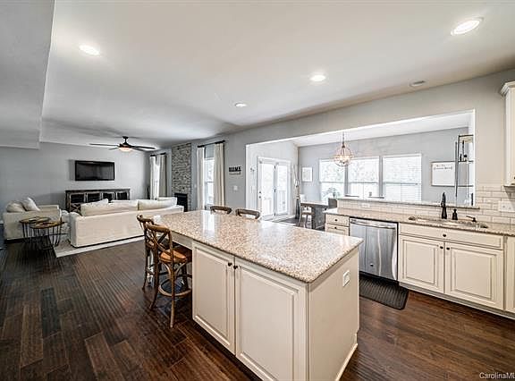 5th image of 8907 Keller Ct