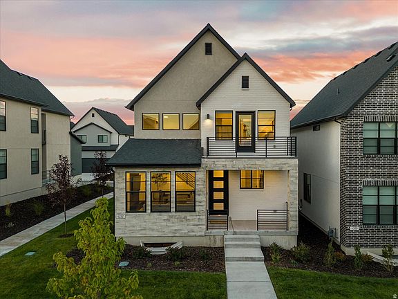 3rd image of 4392 W Bergen Ln