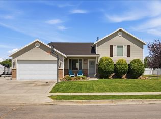 2902 W 2495 S, Syracuse, UT 84075