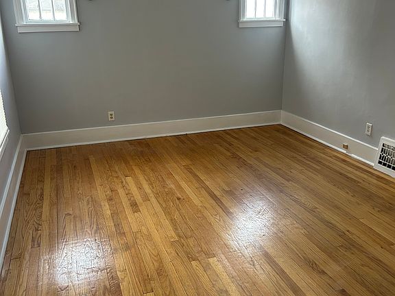 4th image of 124-26 Woodruff Ave #124