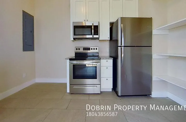 316 W Marshall St — Photo 2