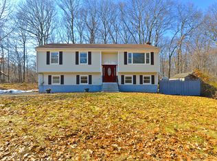 11 Red Maple Ct, Naugatuck, CT 06770