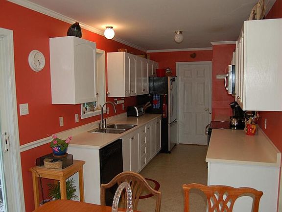 Entrance to kitchen