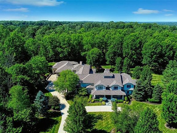 3rd image of 3987 Evergreen Ln