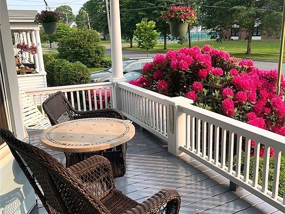 4th image of 403 Elm St