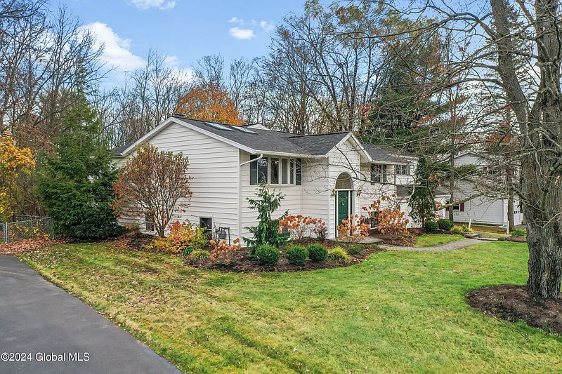 3rd image of 147 Horstman Drive