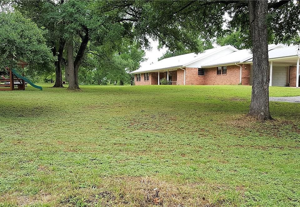 1st image of 107 Persimmon Ln