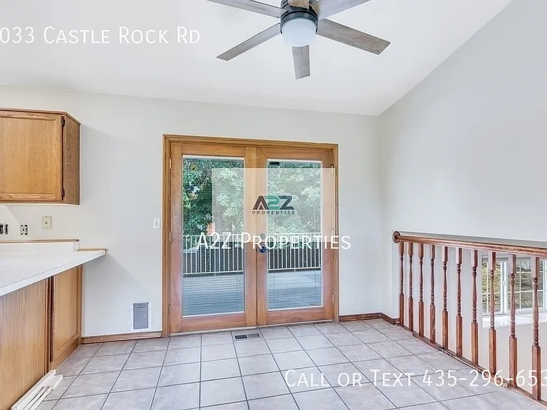 1033 E Castle Rock Rd — Photo 4