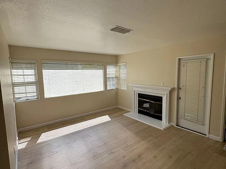 2915 N Texas St #101 — Photo 3