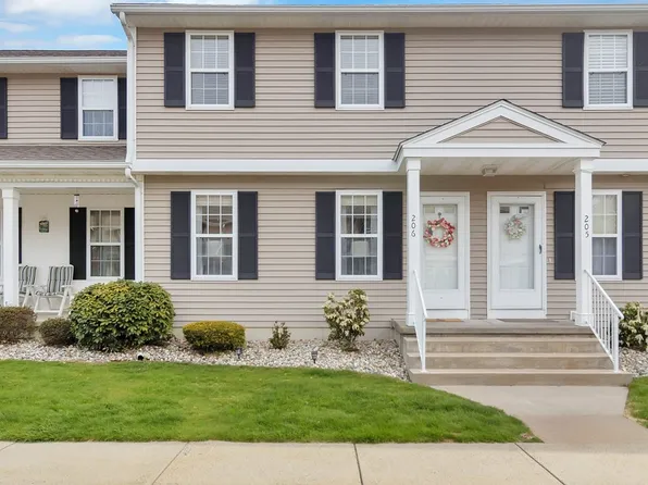 665 Center St Unit 206, Ludlow, MA 01056