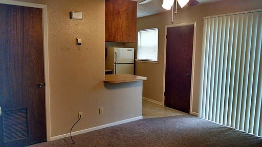 1st image of 1609 N Main St APT D