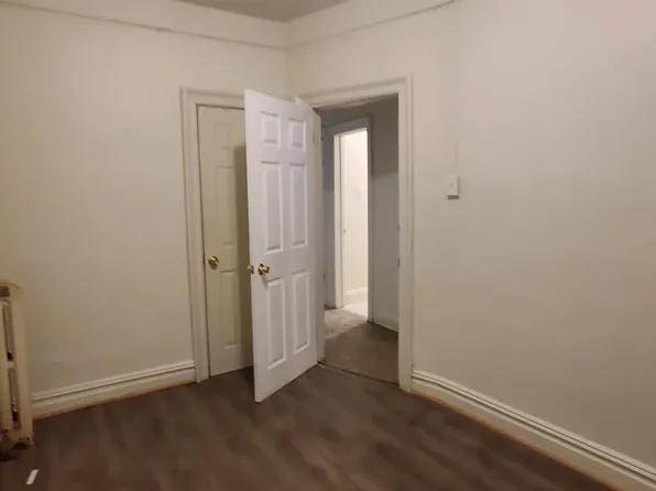 29 Roosevelt Avenue image 16 of 19