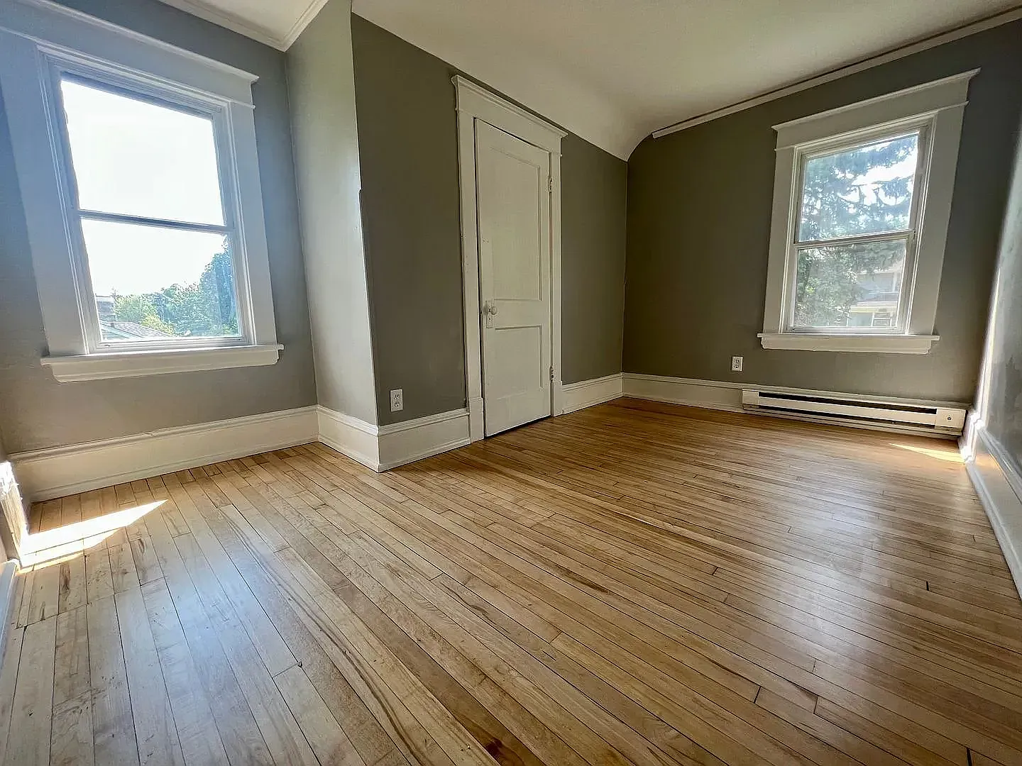 3326 Fremont Ave N — Photo 3
