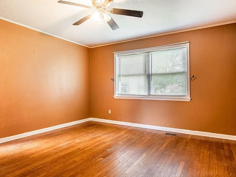 8323 E Mountain Ln — Photo 14