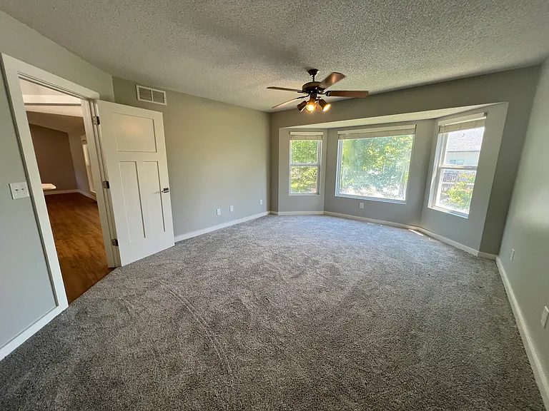 2213 E Myrtlewood Ct — Photo 102