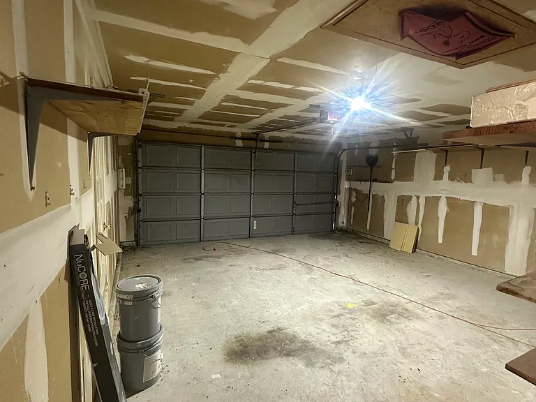 1752 Crescent Creek Ln — Photo 29