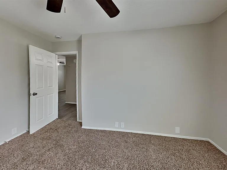 18706 Woodglen Shadows Dr — Photo 25