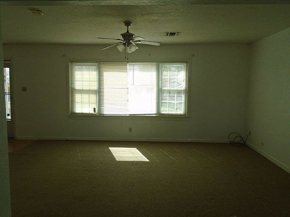 2nd image of 2215 NW Lincoln Ave