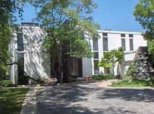 2079 Old Briar Rd, Highland Park, IL 60035