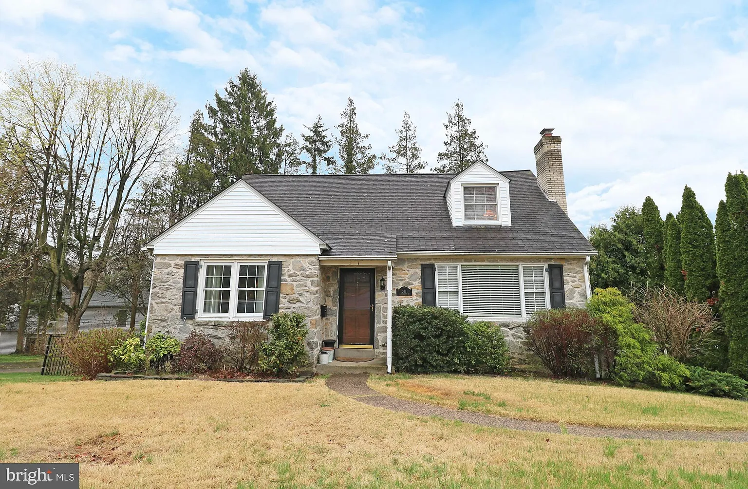 371 Southcroft Rd photo 1