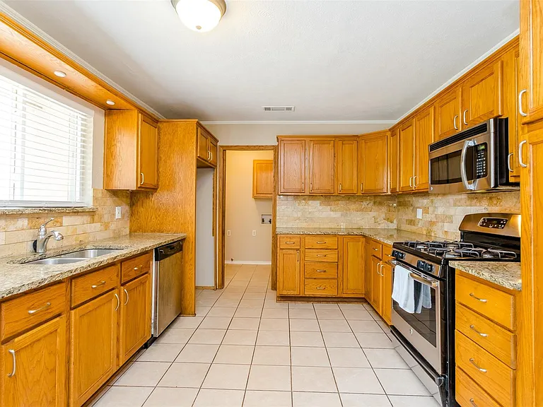 3406 Hastings Dr — Photo 29