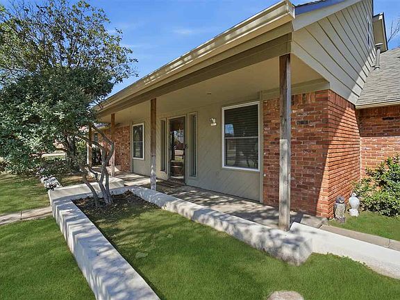 5th image of 316 NW Ridgeview Way