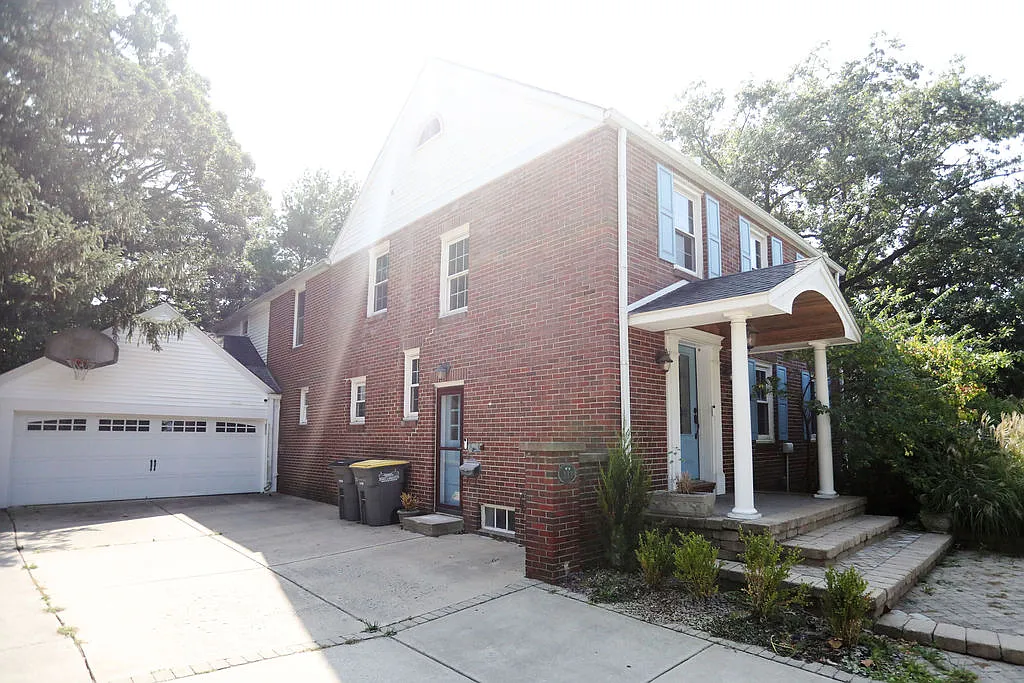 5 bed, $5,500 — Photo 1