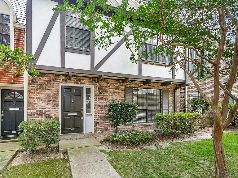 10111 Jefferson Hwy — Photo 1