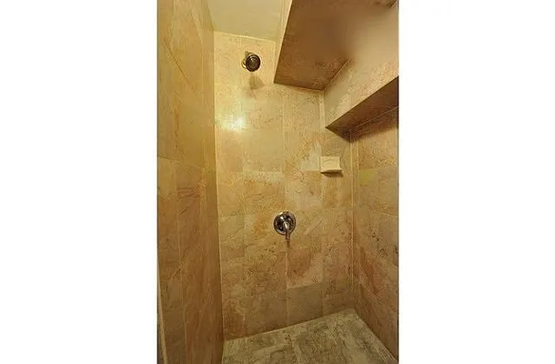 Rented by Eisenberg Exclusives | media 36