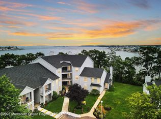 220 Waters Edge Dr, Toms River, NJ 08753
