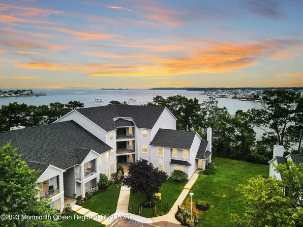 220 Waters Edge Drive, Toms River, NJ 08753