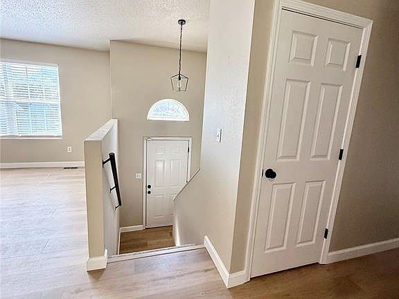 5th image of 363 Sweetwater Ln